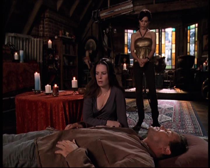 Charmed-Online-dot-net_707SomeoneToWitchOverMe1273.jpg