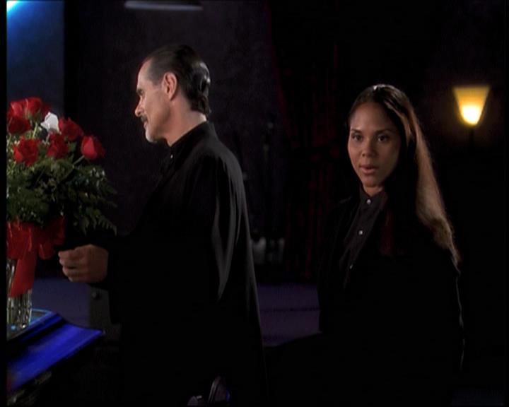 Charmed-Online-dot-net_708CharmedNoir0555.jpg