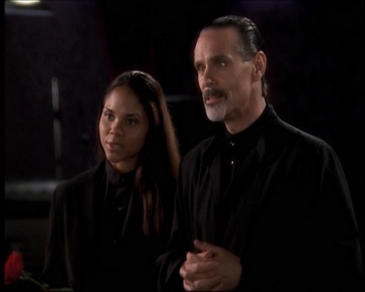 Charmed-Online-dot-net_708CharmedNoir0571.jpg
