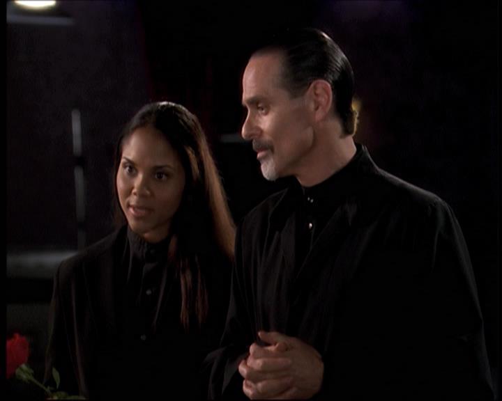 Charmed-Online-dot-net_708CharmedNoir0575.jpg