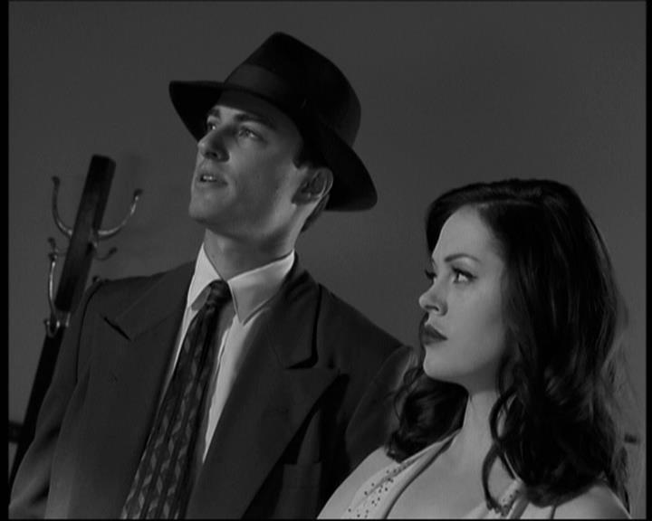 Charmed-Online-dot-net_708CharmedNoir1206.jpg