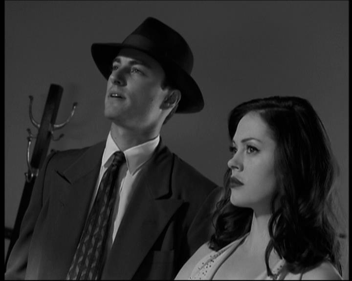 Charmed-Online-dot-net_708CharmedNoir1207.jpg