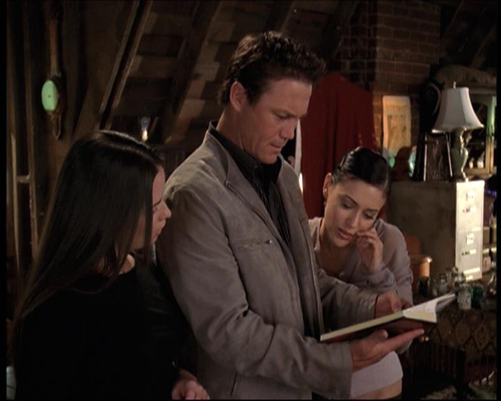 Charmed-Online-dot-net_708CharmedNoir1516.jpg