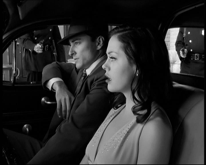 Charmed-Online-dot-net_708CharmedNoir1585.jpg Charmed-Online-dot-net_708CharmedNoir1585.jpg