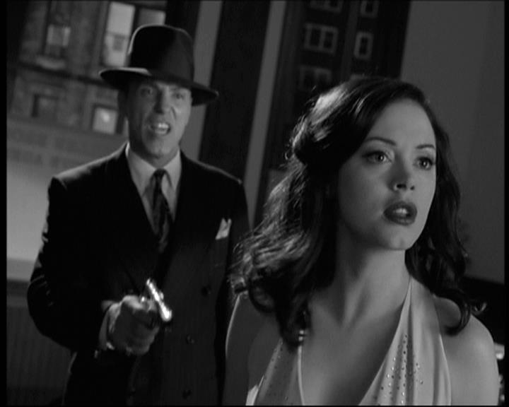 Charmed-Online-dot-net_708CharmedNoir2060.jpg