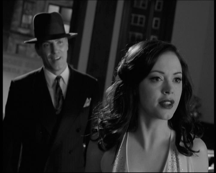 Charmed-Online-dot-net_708CharmedNoir2079.jpg Charmed-Online-dot-net_708CharmedNoir2079.jpg