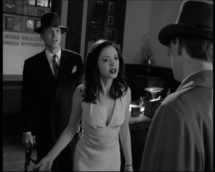 Charmed-Online-dot-net_708CharmedNoir2160.jpg