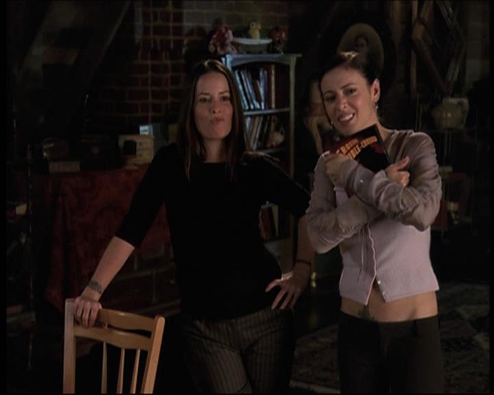 Charmed-Online-dot-net_708CharmedNoir2324.jpg