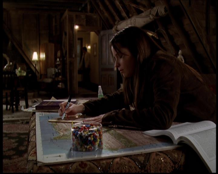 Charmed-Online-dot-709TheresSomethingAboutLeo0014.jpg