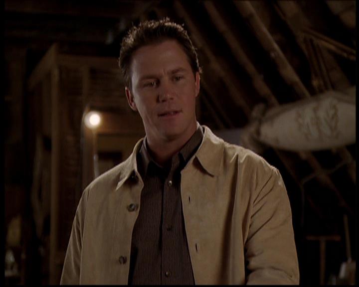 Charmed-Online-dot-709TheresSomethingAboutLeo0027.jpg