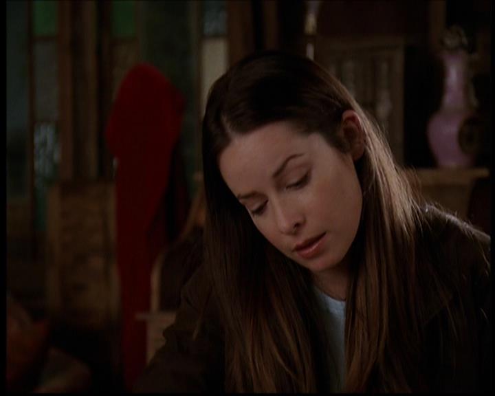 Charmed-Online-dot-709TheresSomethingAboutLeo0033.jpg
