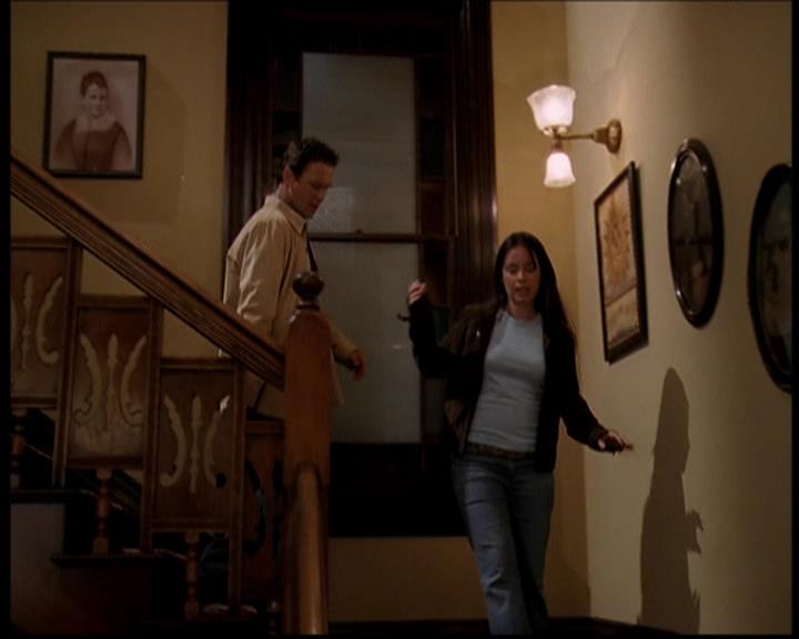 Charmed-Online-dot-709TheresSomethingAboutLeo0068.jpg