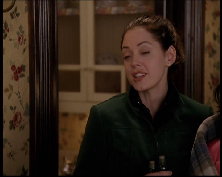 Charmed-Online-dot-709TheresSomethingAboutLeo0089.jpg