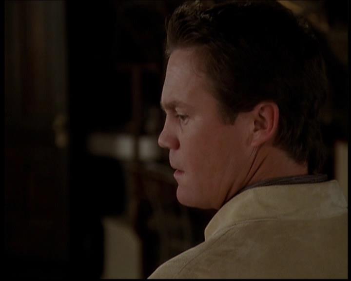 Charmed-Online-dot-709TheresSomethingAboutLeo0155.jpg