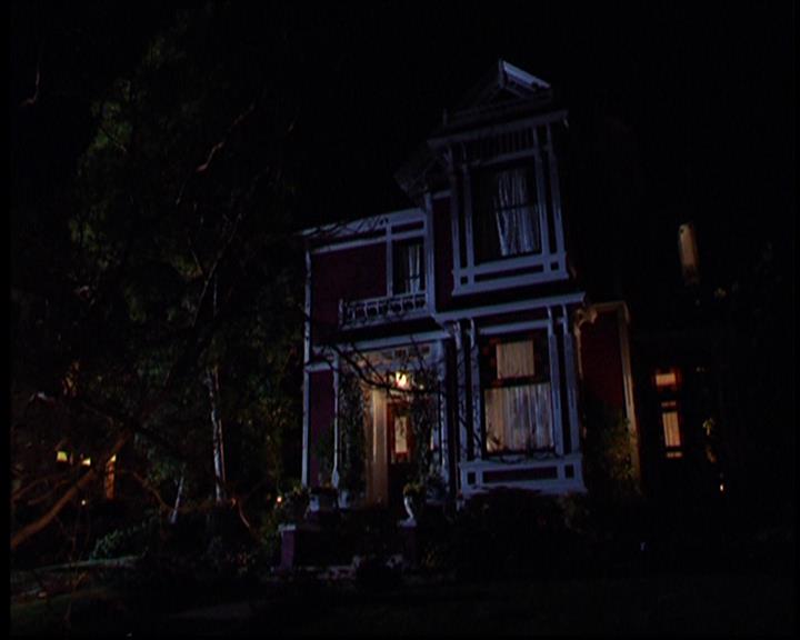 Charmed-Online-dot-709TheresSomethingAboutLeo0254.jpg