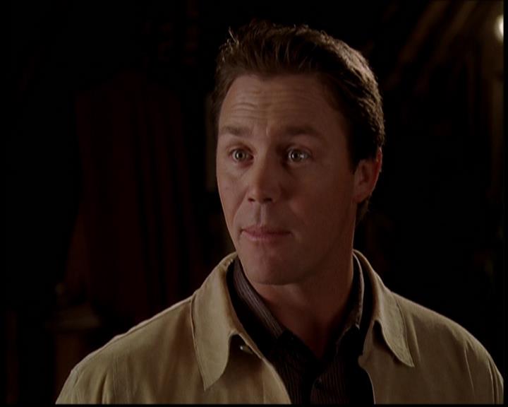 Charmed-Online-dot-709TheresSomethingAboutLeo0304.jpg