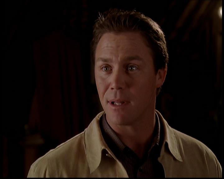 Charmed-Online-dot-709TheresSomethingAboutLeo0305.jpg