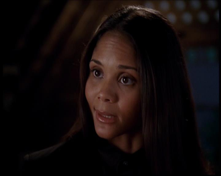 Charmed-Online-dot-709TheresSomethingAboutLeo0320.jpg