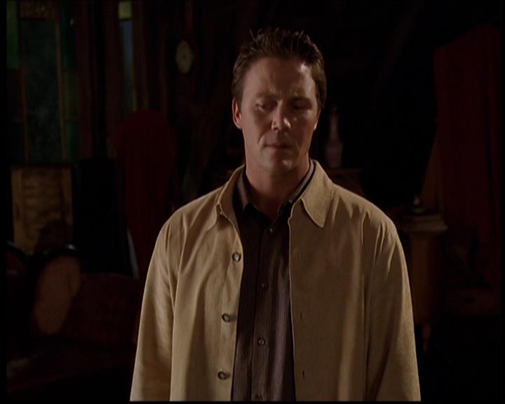 Charmed-Online-dot-709TheresSomethingAboutLeo0358.jpg