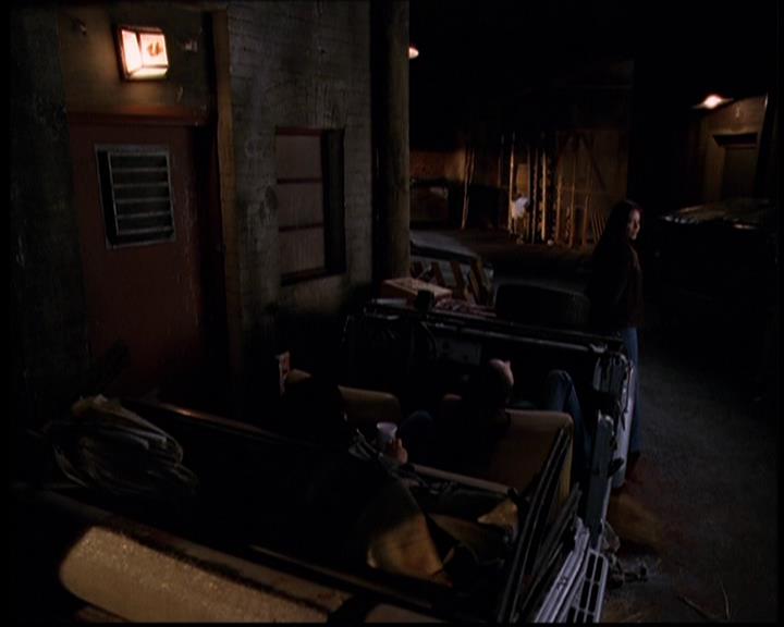 Charmed-Online-dot-709TheresSomethingAboutLeo0369.jpg