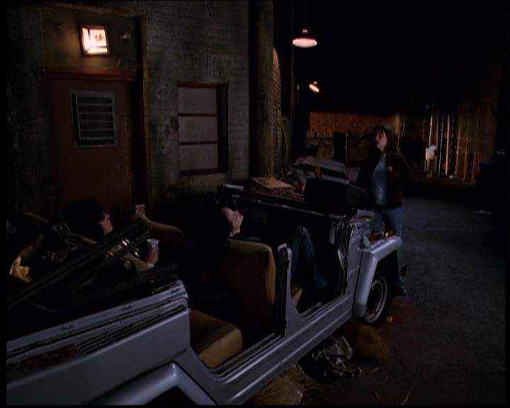 Charmed-Online-dot-709TheresSomethingAboutLeo0373.jpg
