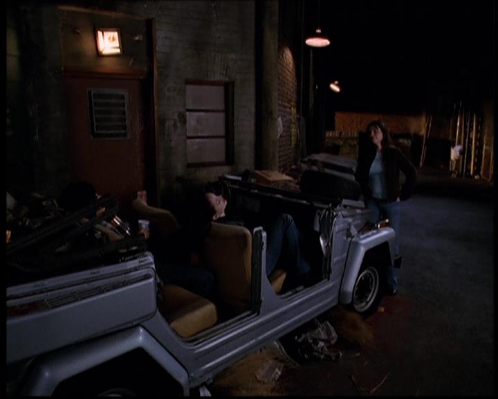 Charmed-Online-dot-709TheresSomethingAboutLeo0374.jpg