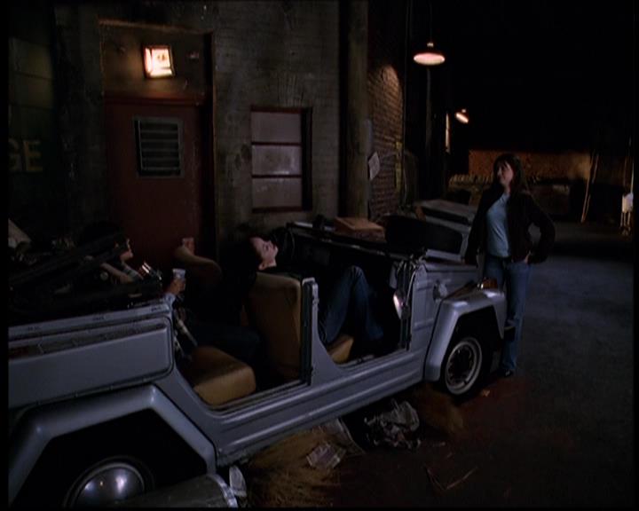 Charmed-Online-dot-709TheresSomethingAboutLeo0375.jpg