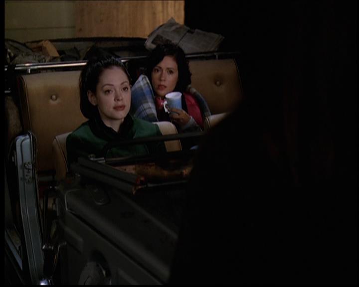 Charmed-Online-dot-709TheresSomethingAboutLeo0384.jpg