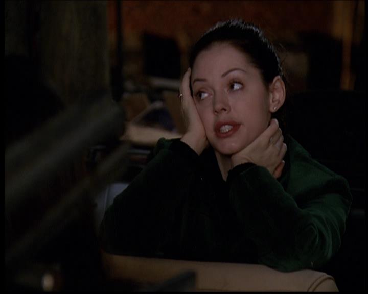 Charmed-Online-dot-709TheresSomethingAboutLeo0432.jpg