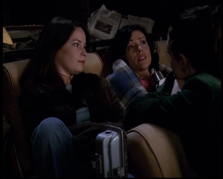 Charmed-Online-dot-709TheresSomethingAboutLeo0439.jpg