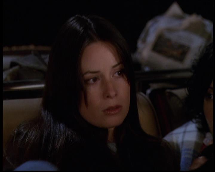 Charmed-Online-dot-709TheresSomethingAboutLeo0464.jpg