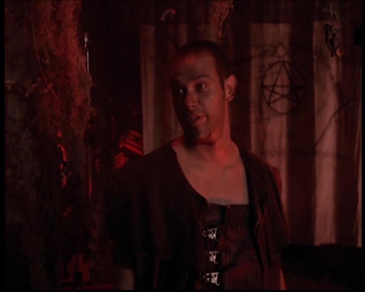 Charmed-Online-dot-709TheresSomethingAboutLeo0528.jpg