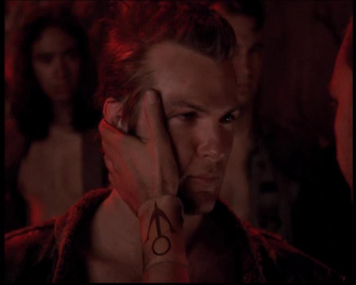 Charmed-Online-dot-709TheresSomethingAboutLeo0551.jpg