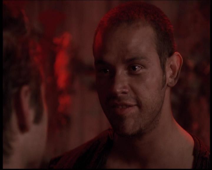 Charmed-Online-dot-709TheresSomethingAboutLeo0553.jpg