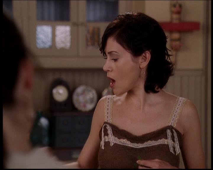 Charmed-Online-dot-709TheresSomethingAboutLeo0719.jpg