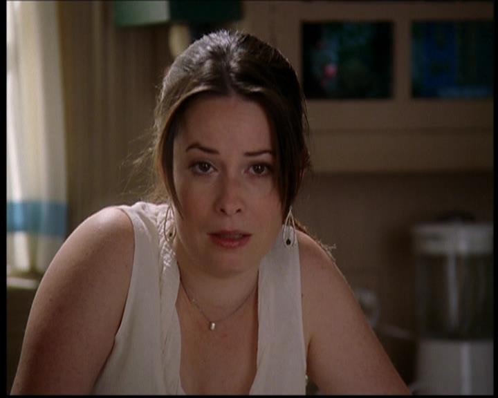 Charmed-Online-dot-709TheresSomethingAboutLeo0775.jpg