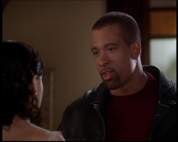Charmed-Online-dot-709TheresSomethingAboutLeo0816.jpg