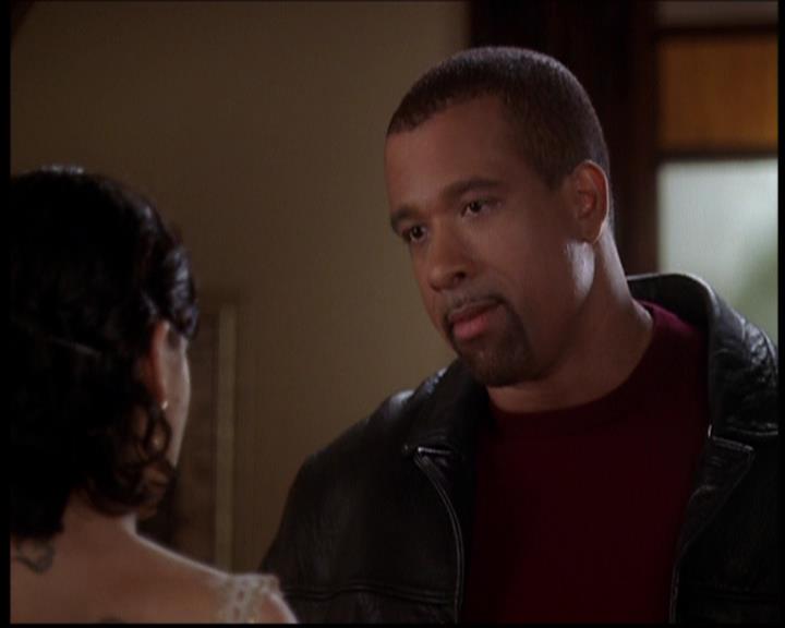 Charmed-Online-dot-709TheresSomethingAboutLeo0823.jpg