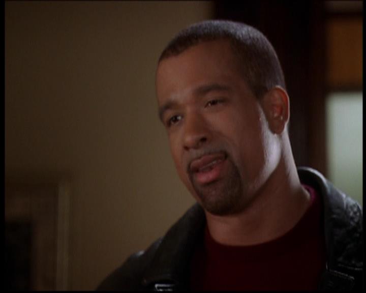 Charmed-Online-dot-709TheresSomethingAboutLeo0827.jpg