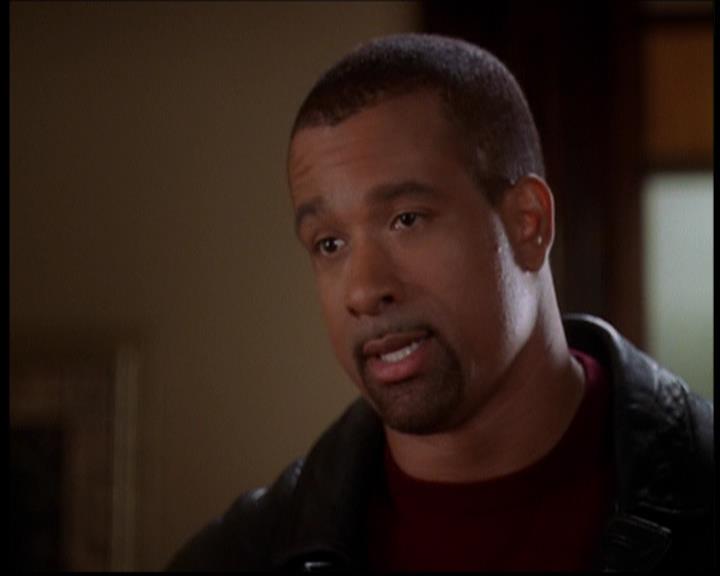 Charmed-Online-dot-709TheresSomethingAboutLeo0830.jpg