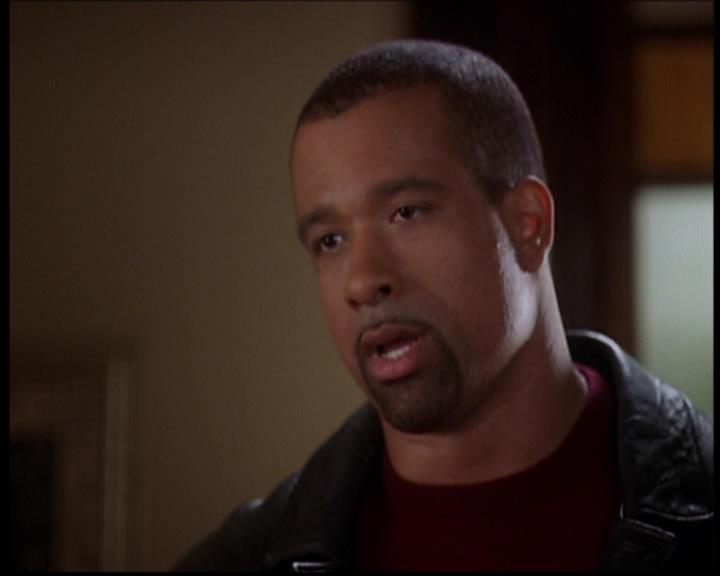 Charmed-Online-dot-709TheresSomethingAboutLeo0843.jpg
