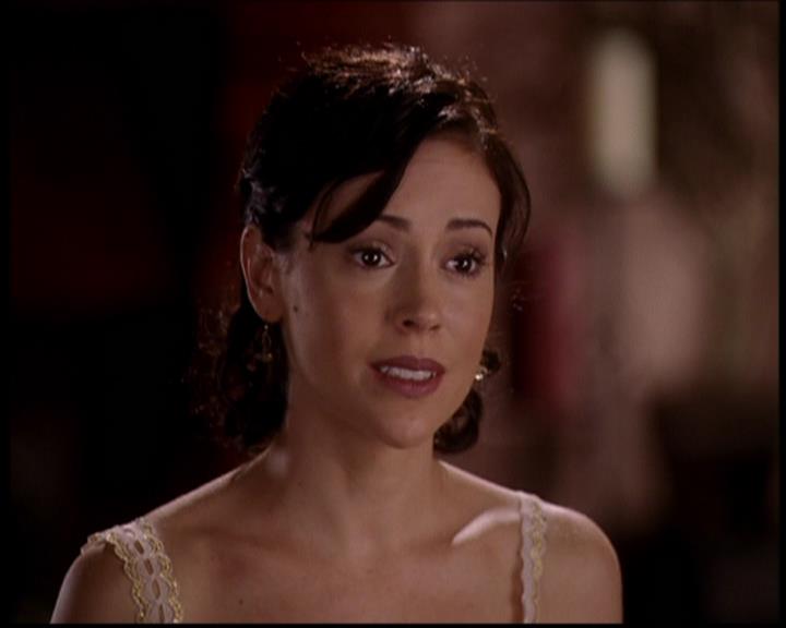 Charmed-Online-dot-709TheresSomethingAboutLeo0847.jpg