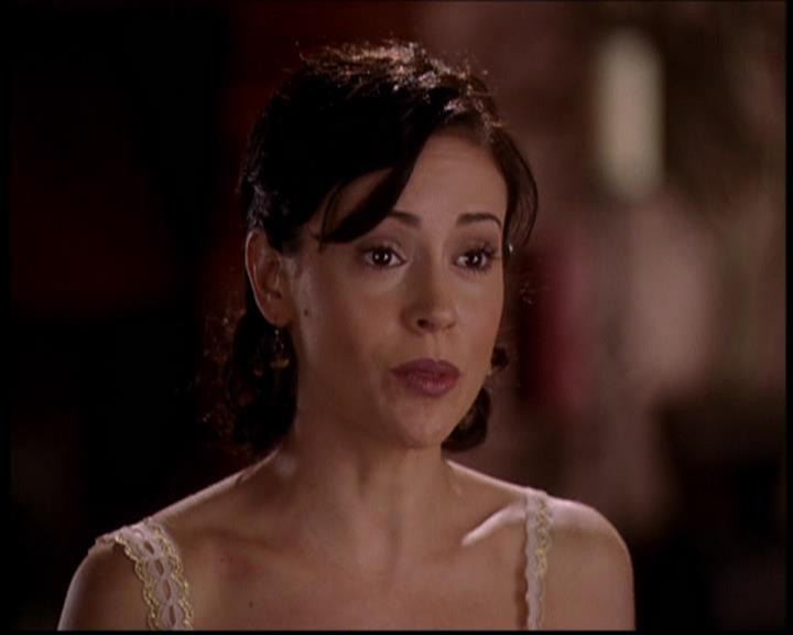 Charmed-Online-dot-709TheresSomethingAboutLeo0848.jpg