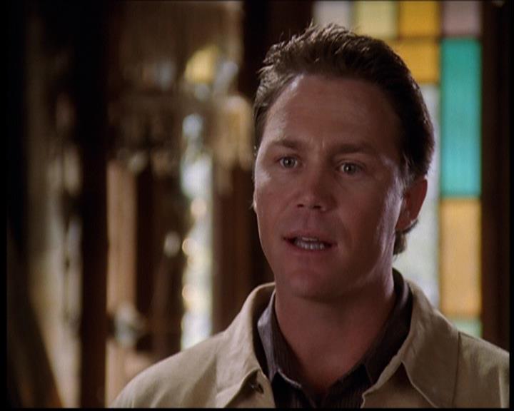 Charmed-Online-dot-709TheresSomethingAboutLeo0892.jpg