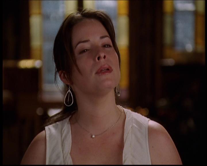 Charmed-Online-dot-709TheresSomethingAboutLeo0902.jpg