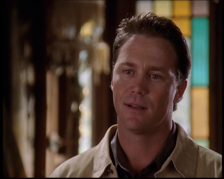 Charmed-Online-dot-709TheresSomethingAboutLeo0904.jpg