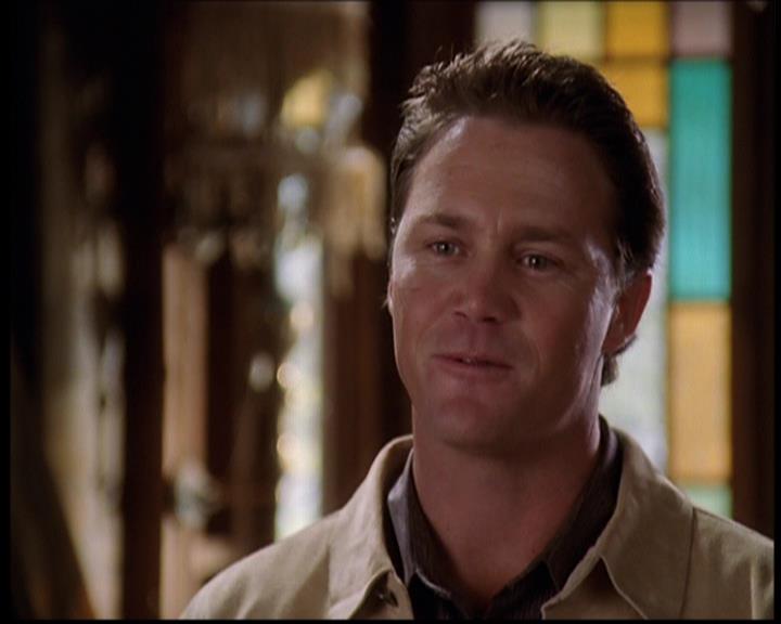 Charmed-Online-dot-709TheresSomethingAboutLeo0905.jpg