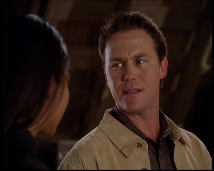 Charmed-Online-dot-709TheresSomethingAboutLeo0922.jpg