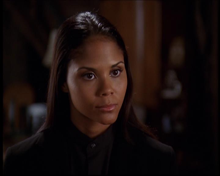 Charmed-Online-dot-709TheresSomethingAboutLeo0927.jpg