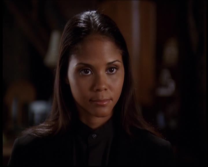Charmed-Online-dot-709TheresSomethingAboutLeo0937.jpg